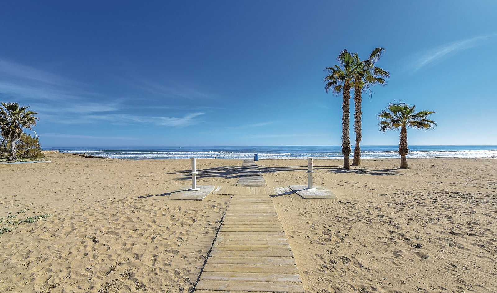 Strandnahe Neubau-Wohnung im EG mit Garten!