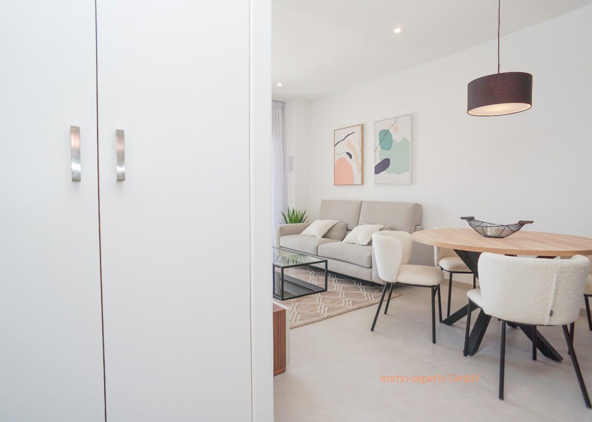 Strandnahe Neubau-Wohnung mit Meerblick