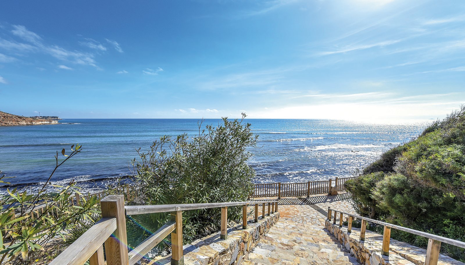 Strandnahe Neubau-Wohnung mit Meerblick